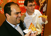 Stelios at the easyPizza Fareham launch